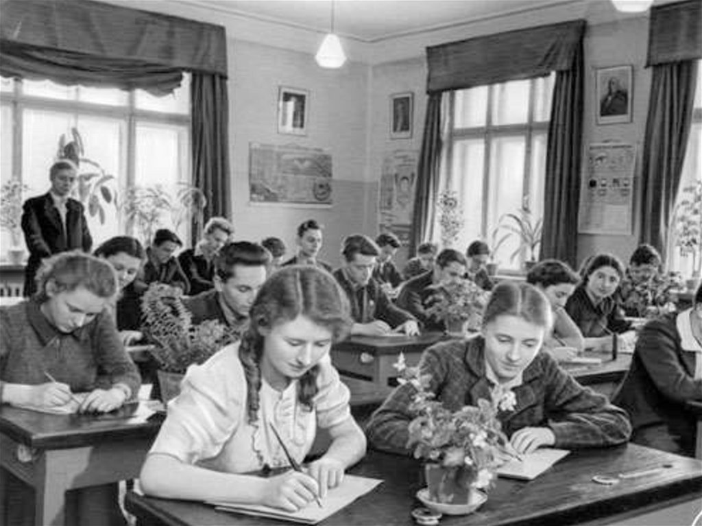 Школа в годы вов. Школа в годы войны 1941-1945. Школа 1941 года. Московская школа 1941. Школьники 1941 года.